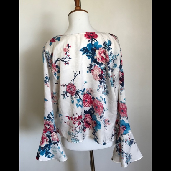 Meraki tie up blouse - Picture 4 of 6